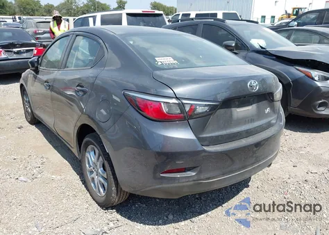 2018 Toyota Yaris Ia из США, поврежденный, VIN 3MYDLBYV5JY302669